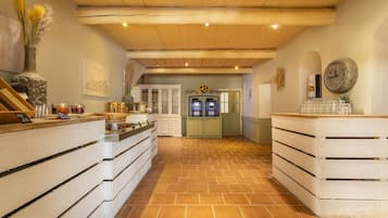 Apartment | Dining