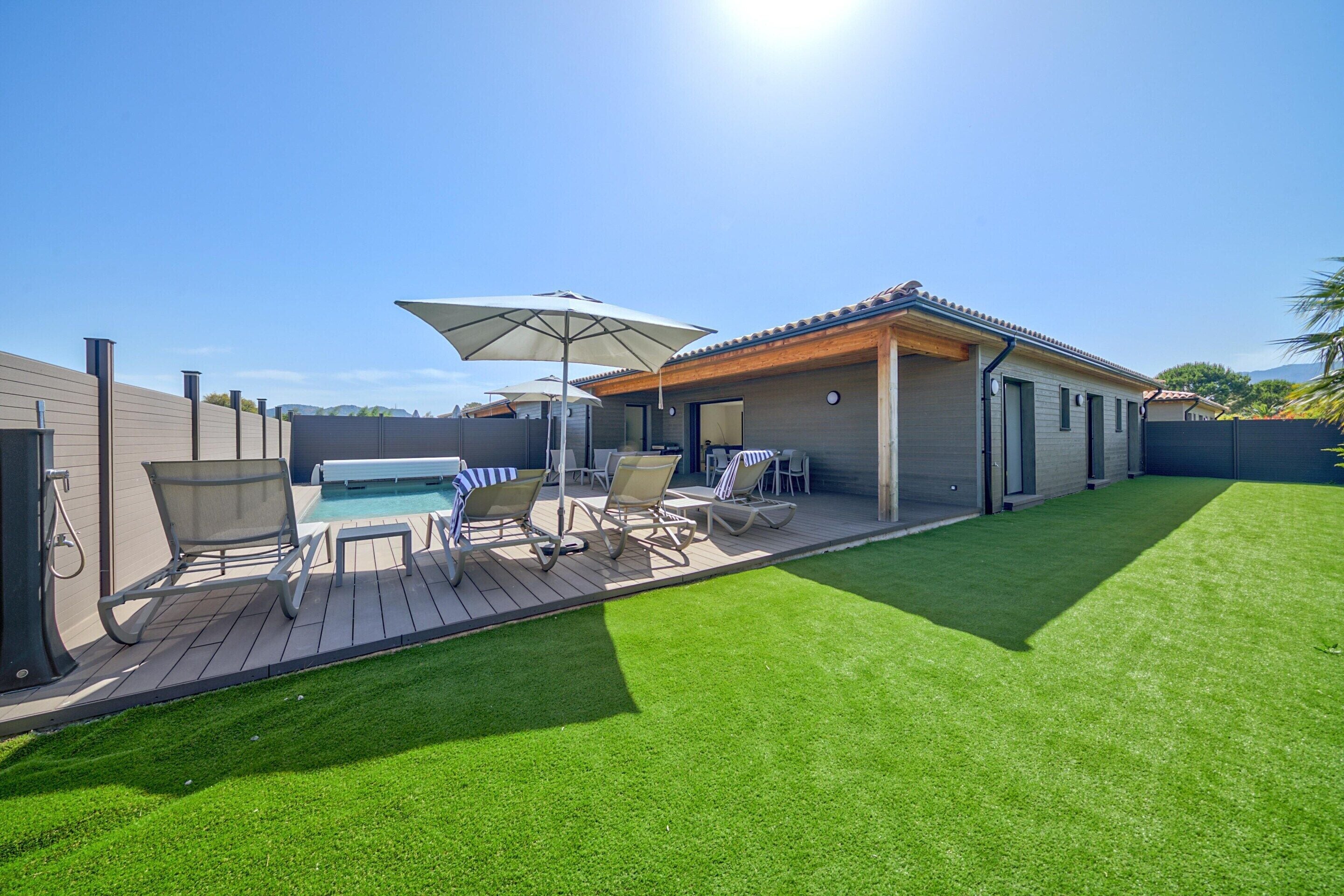 Villa | Outdoor dining