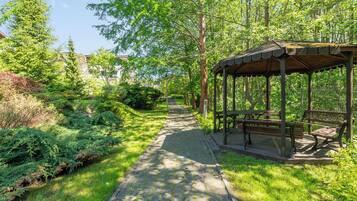 Apartemen Comfort, balkon | Tempat makan outdoor