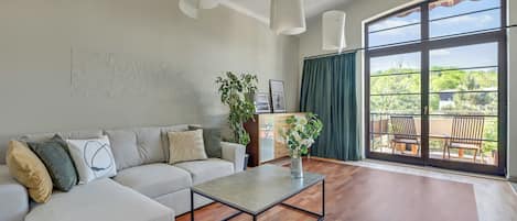 Comfort Apartment, Balcony | Living area