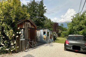 Property grounds - Vrbo Property (Sevrier)