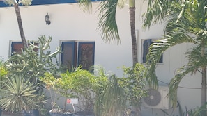 Front of property - WEAVING MILL ARUBA HOSTEL (Oranjestad)