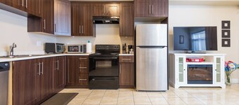White Rock Beach
Private Entrance
Self Check-in
Free Parking
Equipped Kitchen
WF