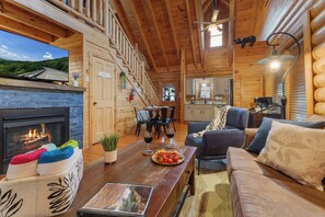 Fernseher, Kamin, Videospiele, Stereoanlage