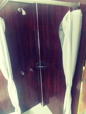 Classic Double Room, Private Bathroom | Bathroom - Casa Qura Qura Spa (Cochabamba)