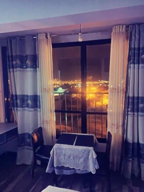 Comfort Double Room, City View | Interior - Casa Qura Qura Spa (Cochabamba)