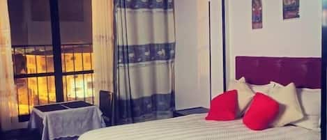 Comfort Double Room, City View | Soundproofing, iron/ironing board, WiFi (free)