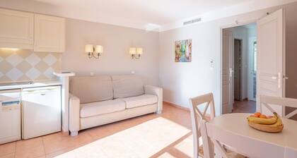 Riverside Stay Near Cannes