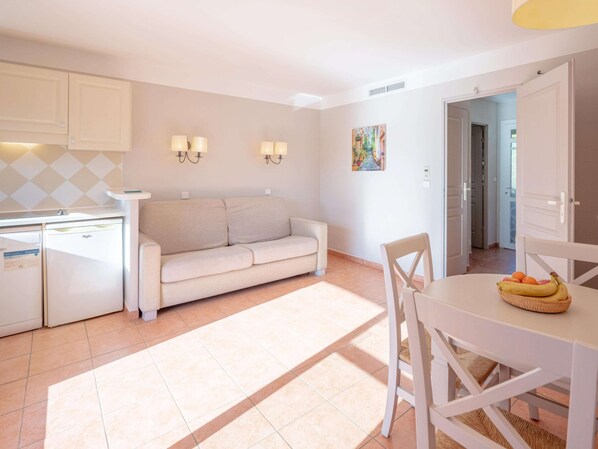 House | Living room - Riverside Stay Near Cannes (Mandelieu-La-Napoule)