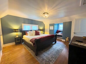 4 habitaciones, tabla de planchar con plancha, wifi y ropa de cama 