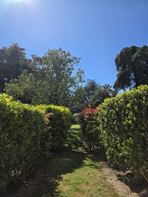 Property grounds - Vrbo Property (Cannes)