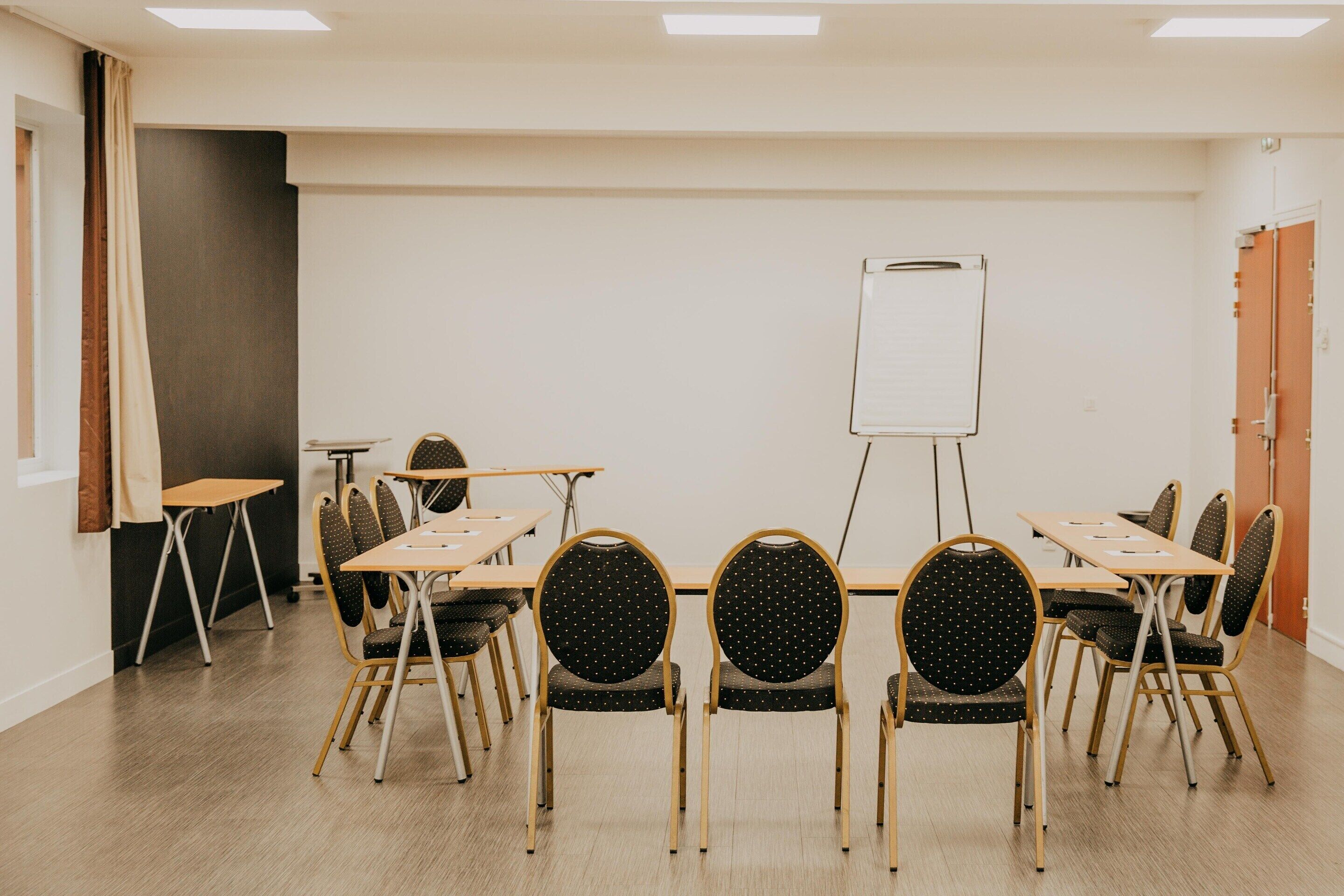 House | Meeting facility
