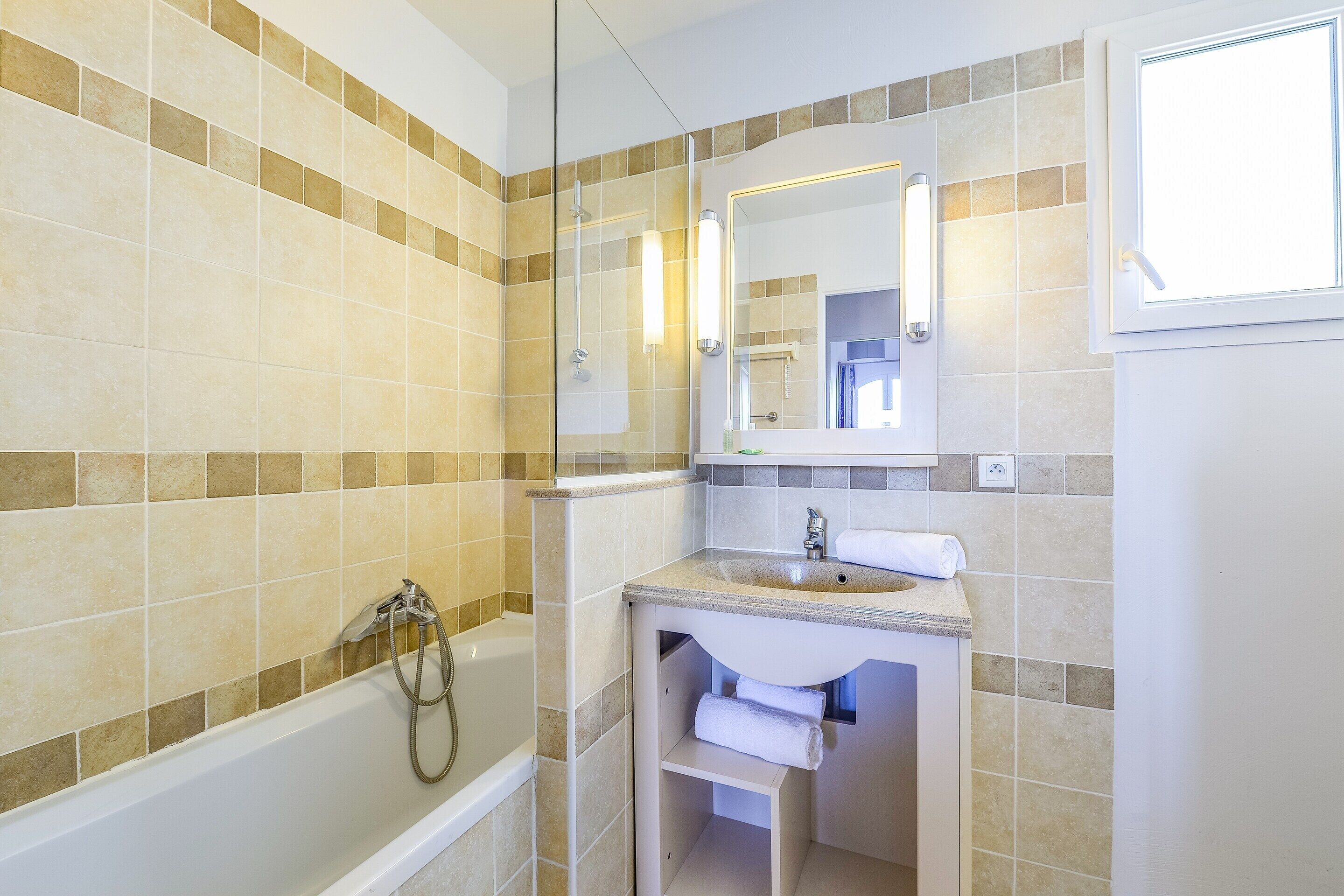Apartment | Bathroom