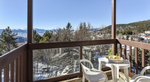 Apartment | Balcony - Pyrenees Alpine Apartment for 5 (Font-Romeu-Odeillo-Via)
