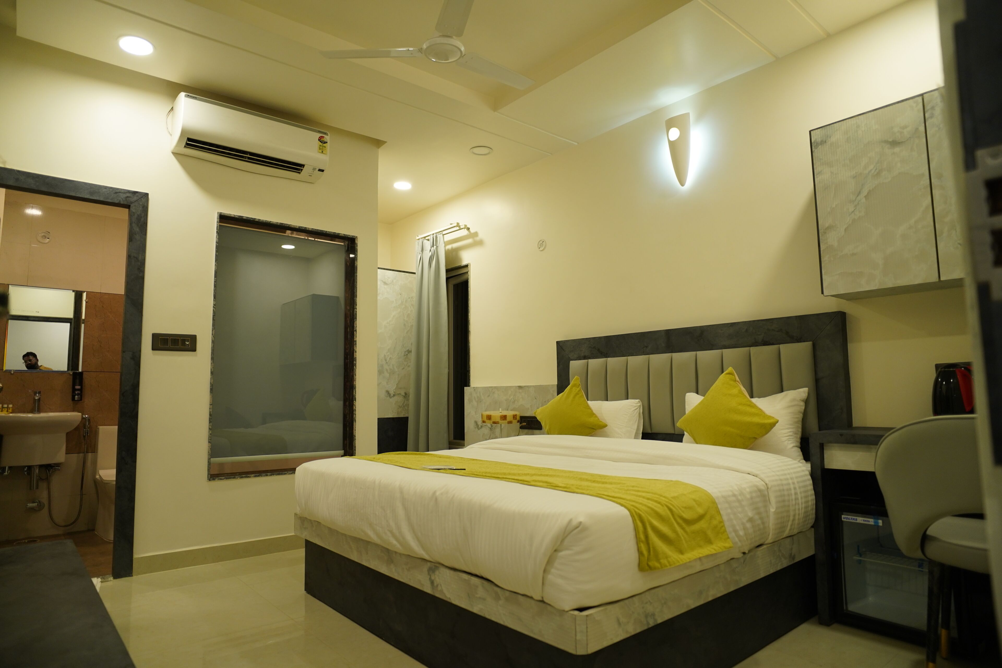 Luxury Double Room | Free WiFi