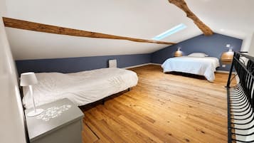 WiFi, bed sheets