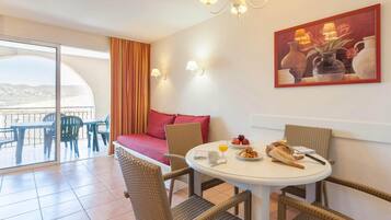 Apartment | Dining