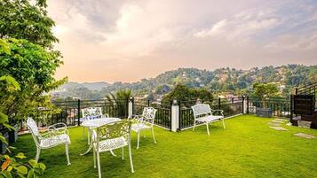 Deluxe Double Room, Balcony, Mountain View | Outdoor dining