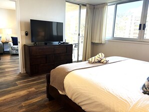 Iron/ironing board, WiFi, bed sheets - Spacious 2-bedroom apartment with AC and gym (Lahaina)