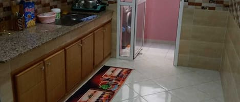 Fridge, microwave, oven, coffee/tea maker