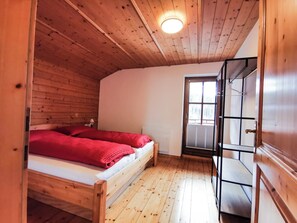 Reisekinderbett, kostenloses WLAN, Bettwäsche