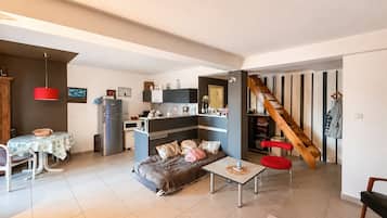 Appartement, 1 slaapkamer, balkon | Woonkamer