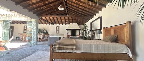 2 habitaciones, tabla de planchar con plancha, wifi y ropa de cama