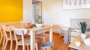 Apartment | Dining