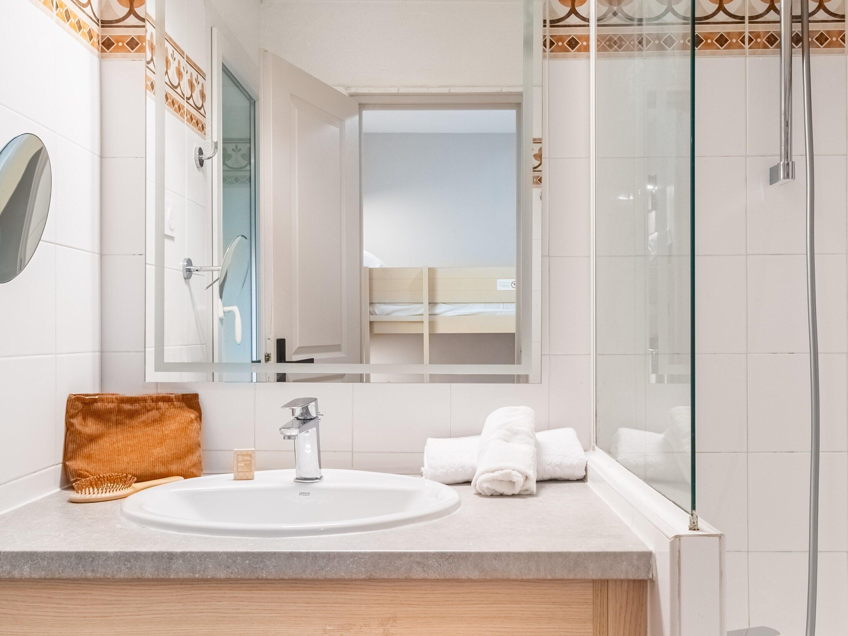 Appartement | Salle de bain | Sèche-cheveux