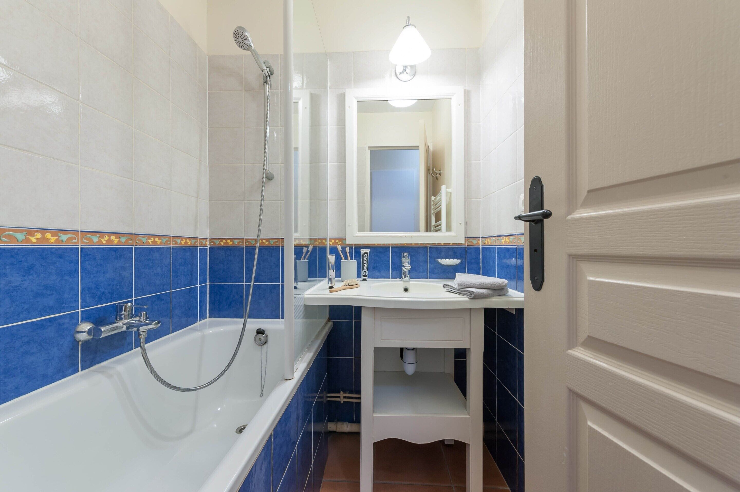 Apartment | Bathroom