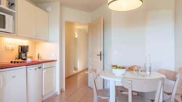 Apartment | Dining