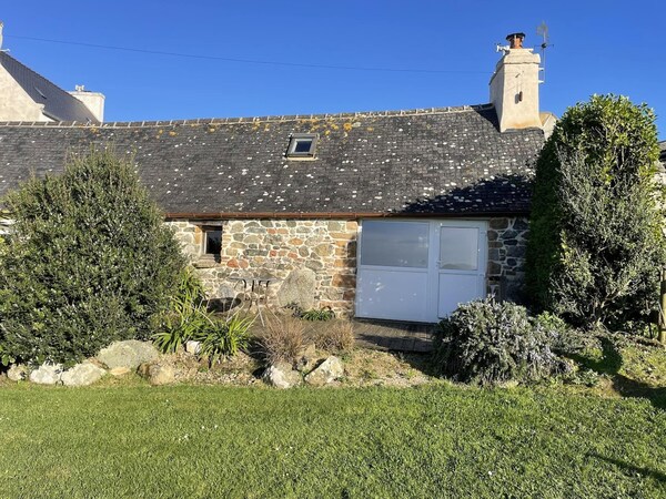Cozy Detached Rental For 2 - Plougasnou