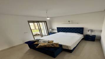1 chambre, fer et planche à repasser, Wi-Fi, literie fournie
