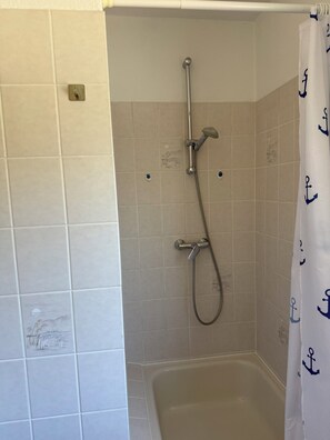 Shower, towels - Vrbo Property (Timmendorfer Strand)