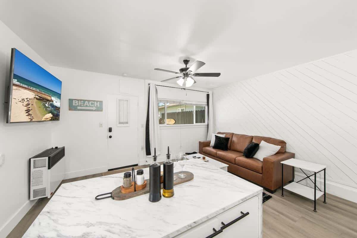 1 Bedroom, Private Gated Yard, Steps From Beach - Carlsbad, CA