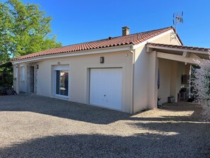 Exterior - Vrbo Property (Annesse-et-Beaulieu)