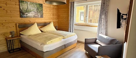 2 bedrooms, WiFi, bed sheets