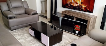 Fantastic 2-bedroom apartment in tranquil Pridelands with AC