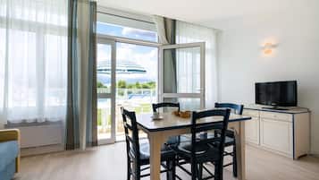 Apartment | Dining