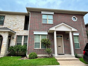 Exterior - Spacious 4-bedroom condo close to amenities in College Station  outdoor space (College Station)