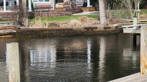 Property grounds - Charming Secluded Waterfront retreat (Oakdale)