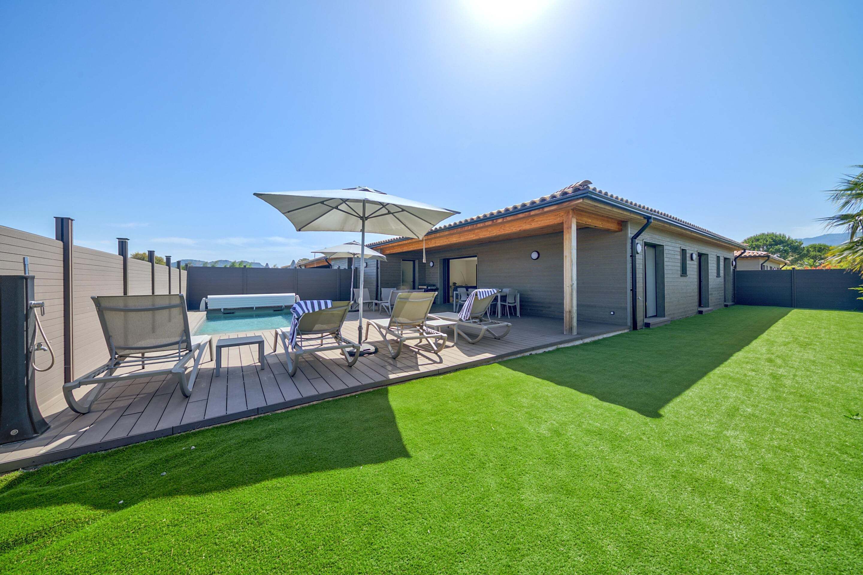 Villa | Outdoor dining