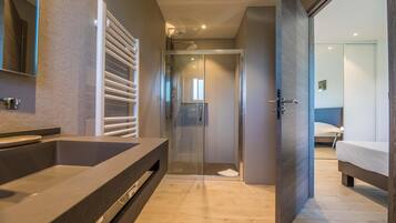 Villa | Bathroom | Hair dryer