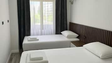 Habitación clásica con 1 cama doble o 2 individuales, balcón, vistas a la ciudad | Wifi gratis