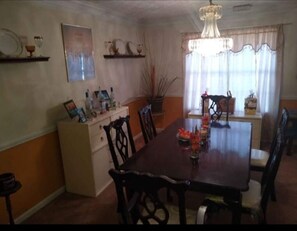 Dining - Charming 1-bedroom house with AC in cozy Jonesboro, with pool, fire pit  & yard (Jonesboro)
