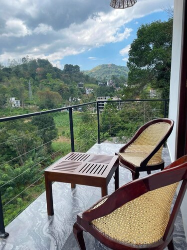 CEYLON TEA RESORT - Ella