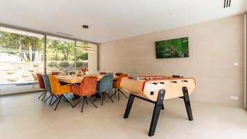 4 bedrooms