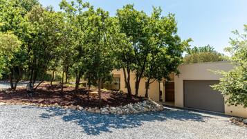 4 bedrooms