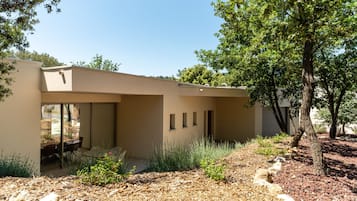 4 bedrooms