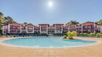 Apartamento | Piscina | Una piscina al aire libre